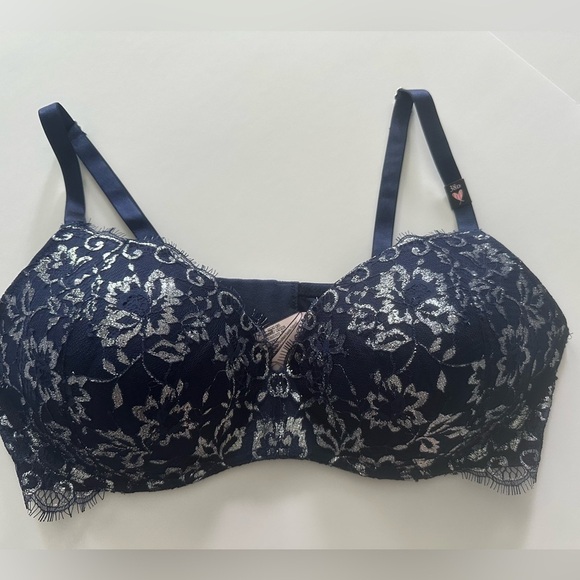 Victoria's Secret Other - NWOT Victoria's Secret Midnight Floral Lace Bra Size 38D